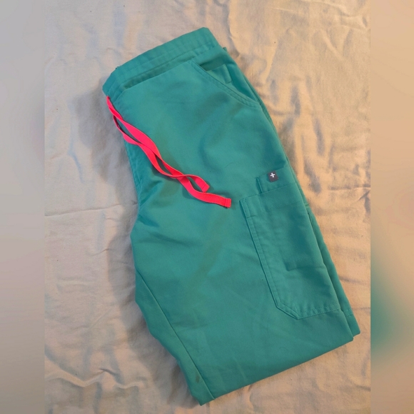 FIGS Scrubs Set Surgical Green - Picture 2 of 4